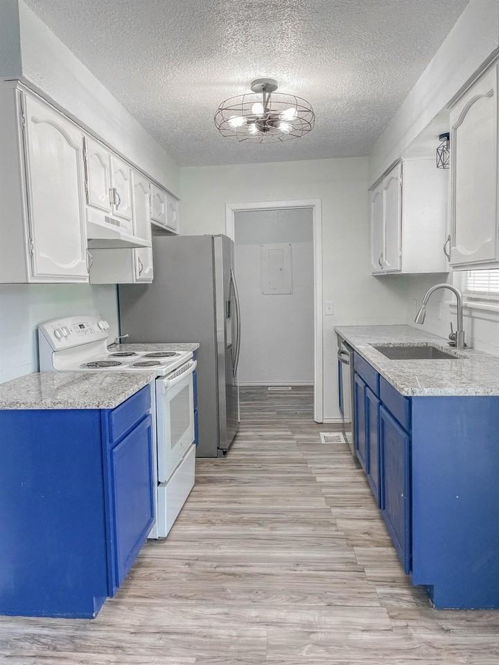 9608 Detroit Ave - Photo 5 of 9