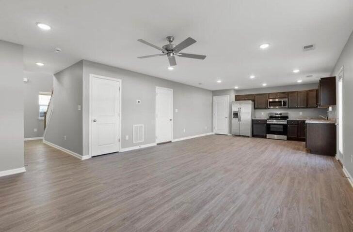 192 Oxford Landing Dr - Photo 4 of 9