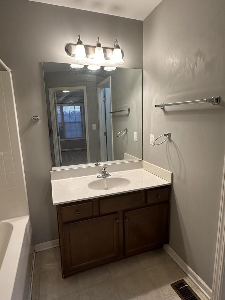 3804 Pinecrest Way - Photo 6 of 13