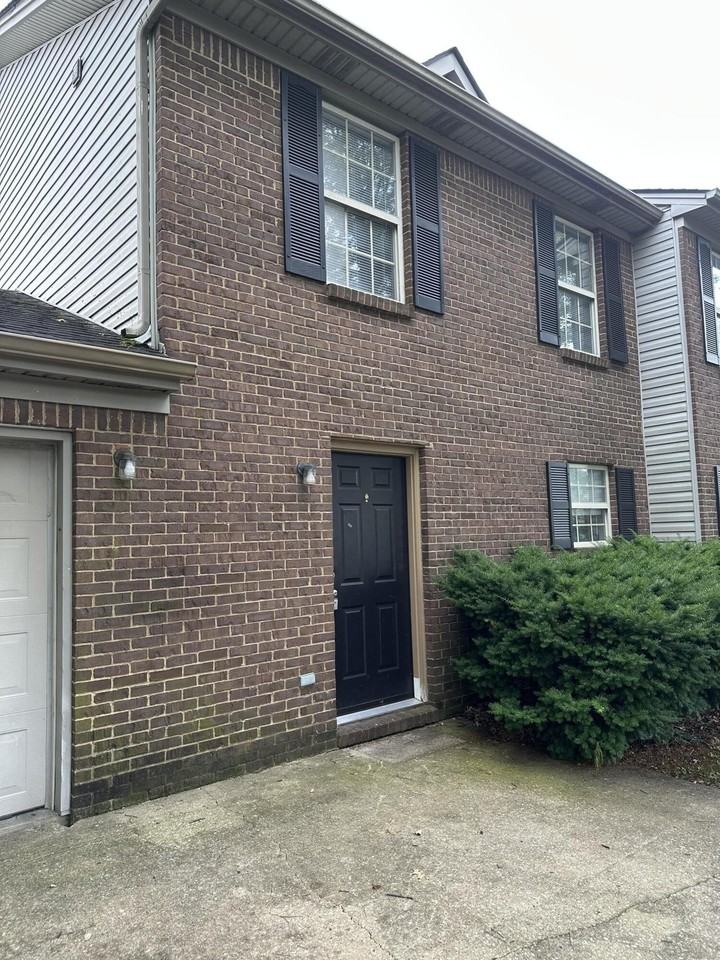 205 Tan Bark Dr - Photo 2 of 11