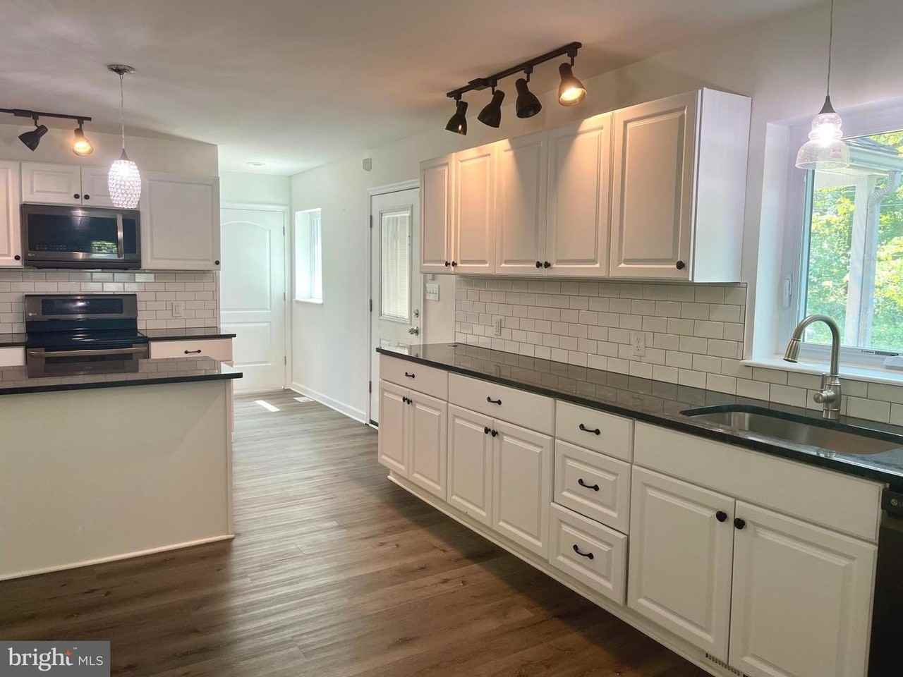 3009 Frenchtown Rd - Photo 7 of 40