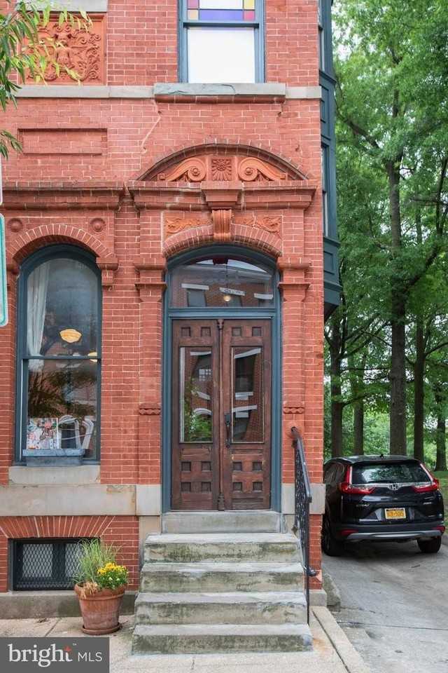 261 Robert St - Photo 6 of 7