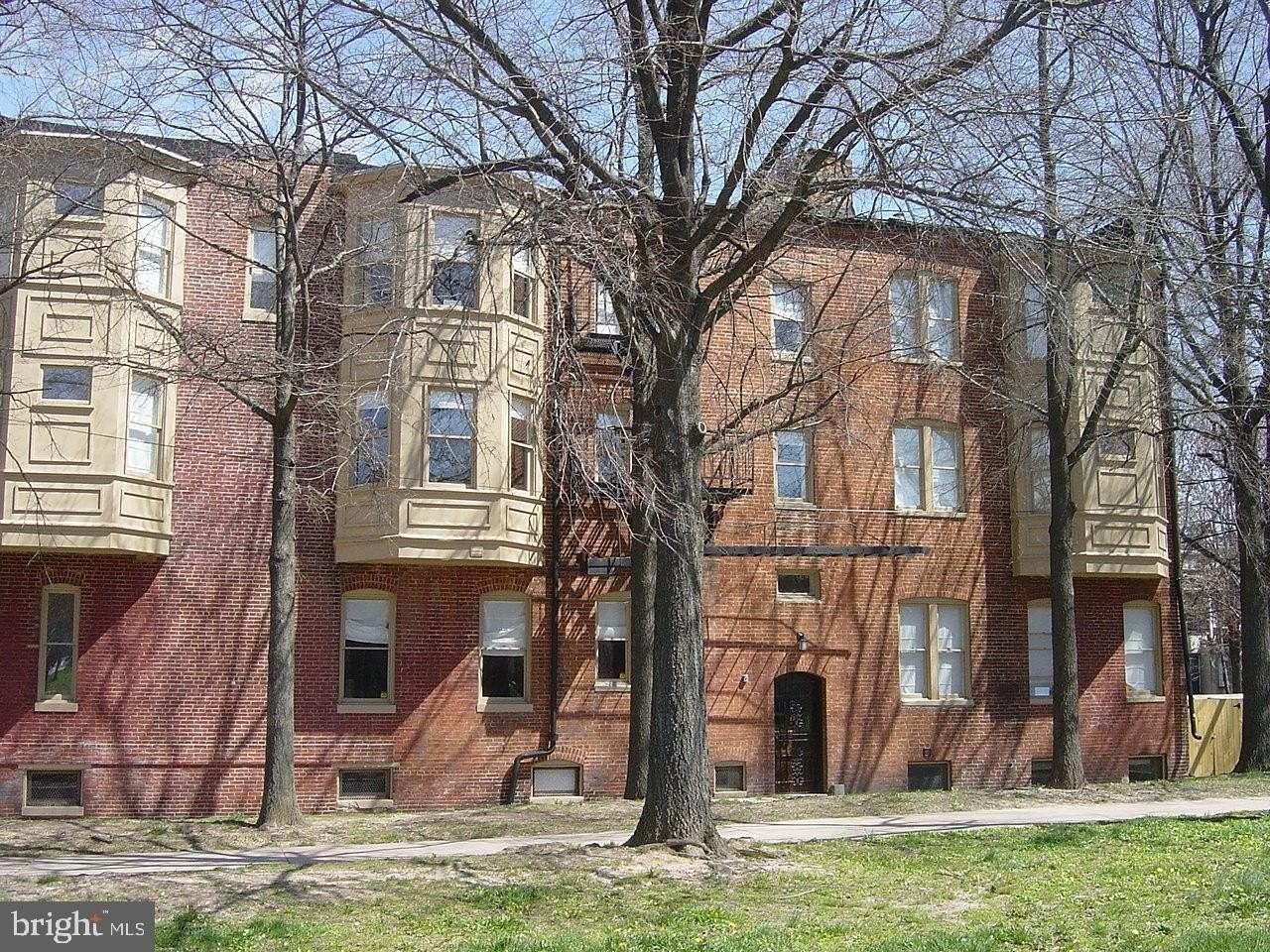 261 Robert St - Photo 7 of 7
