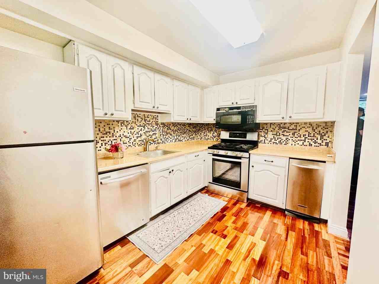 732 Quince Orchard Blvd - Photo 7 of 22