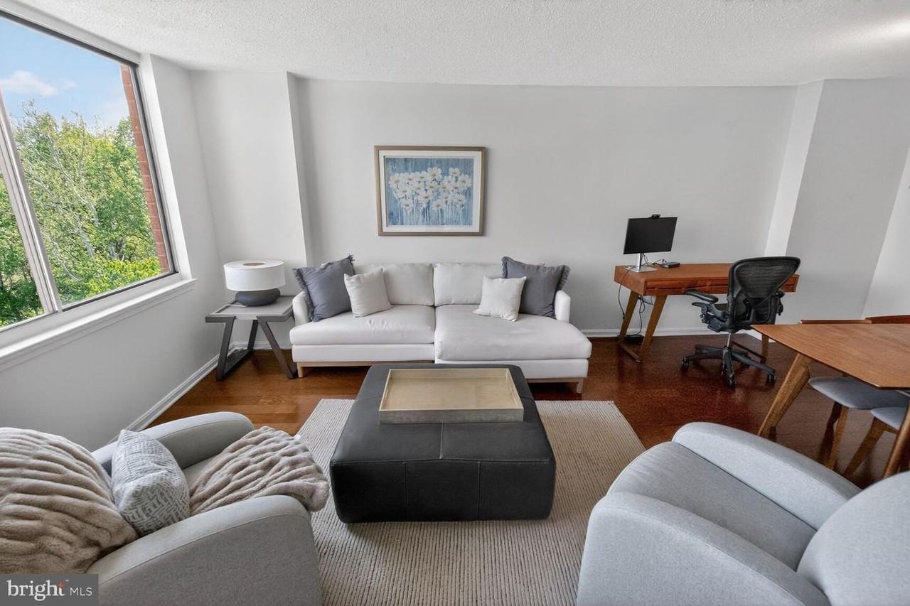 10101 Grosvenor Pl - Photo 2 of 23