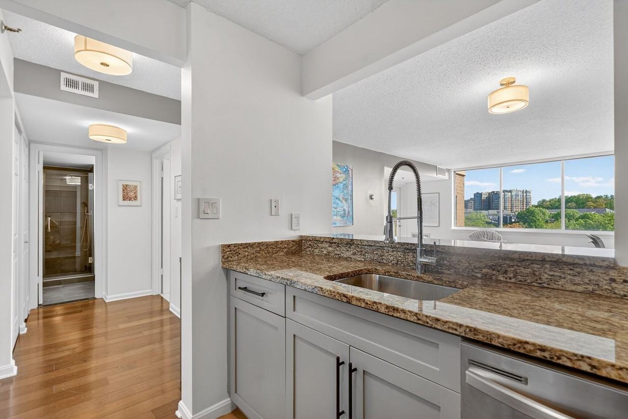 10101 Grosvenor Pl - Photo 6 of 23