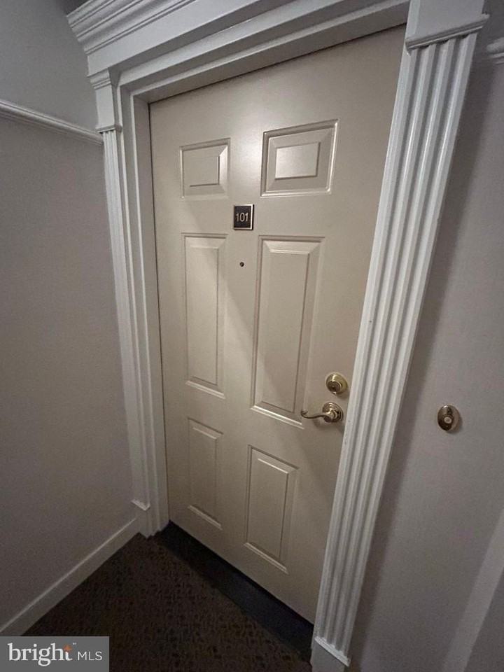 1050 N Taylor St - Photo 2 of 2