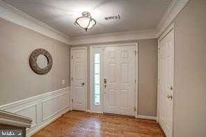353 Barnfield Sq Ne - Photo 2 of 24