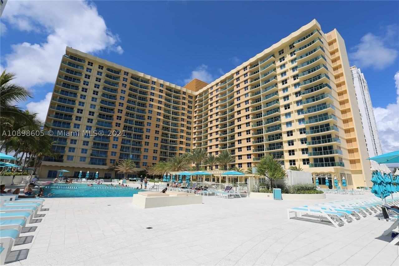 2501 S Ocean Dr - Photo 2 of 50