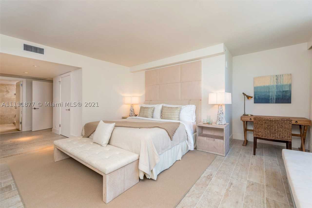102 24th St #915 - Photo 5 of 17
