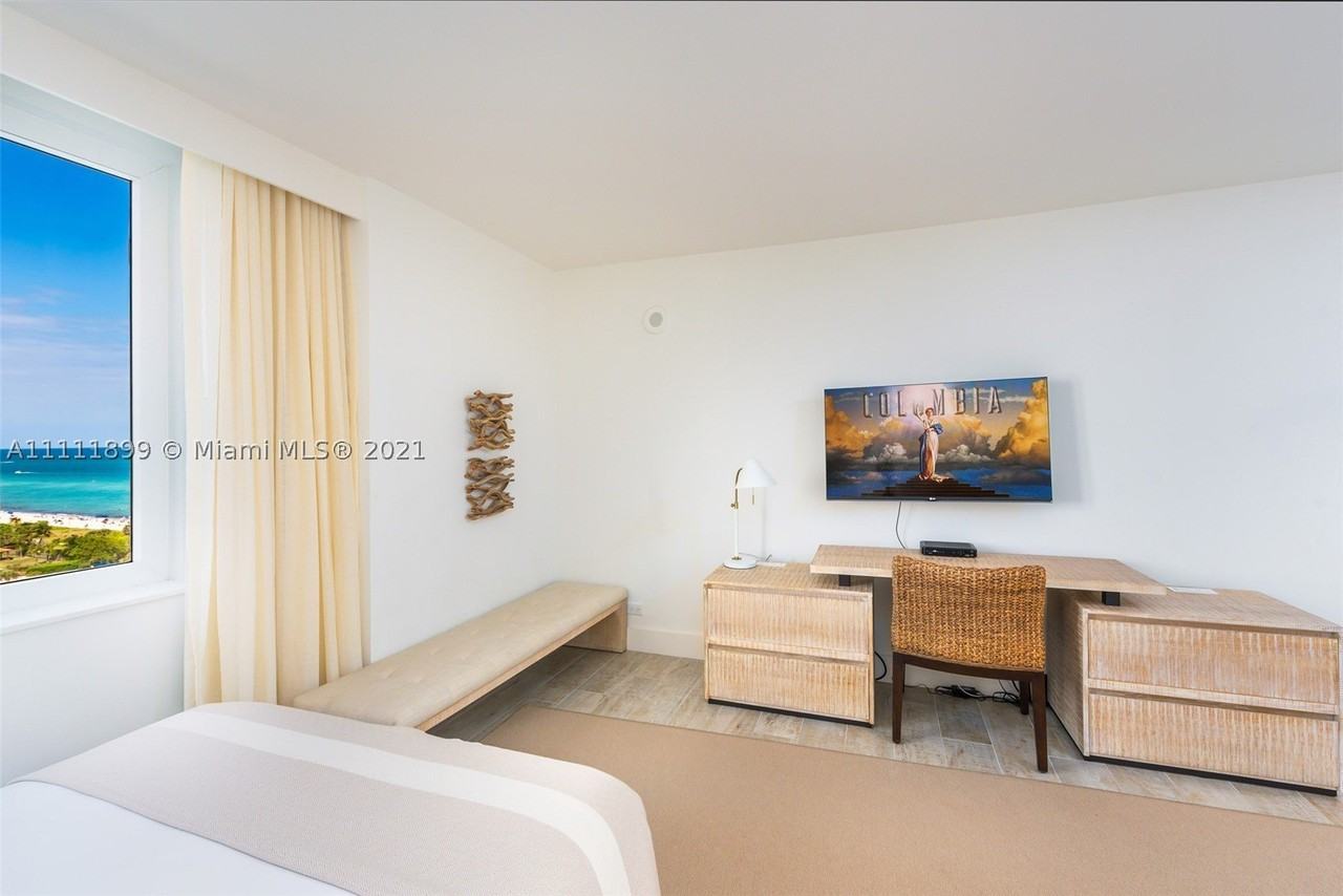 102 24th St #1015 - Photo 7 of 20