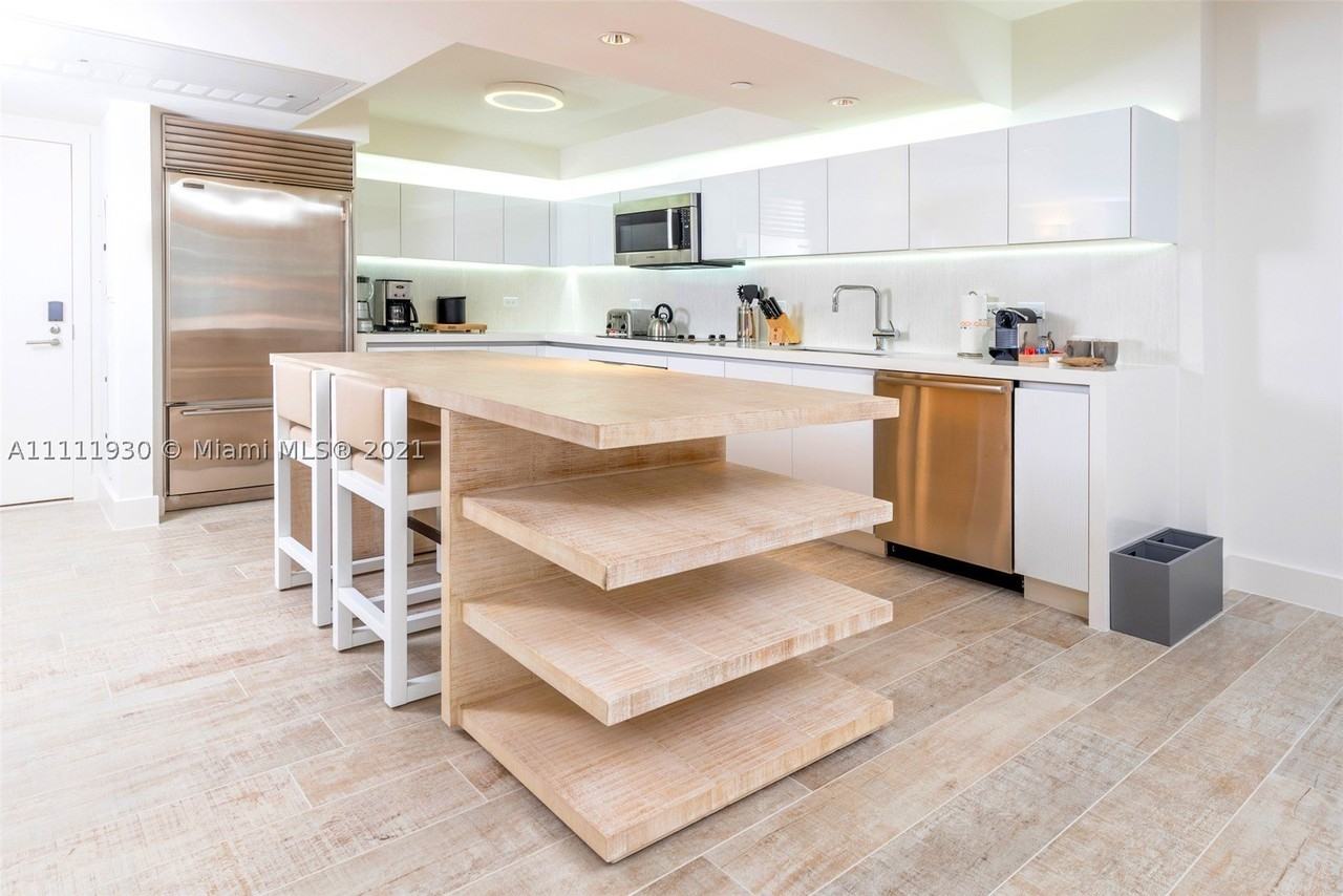 102 24th St #1106 - Photo 3 of 15