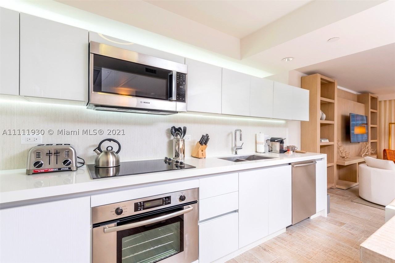 102 24th St #1106 - Photo 5 of 15