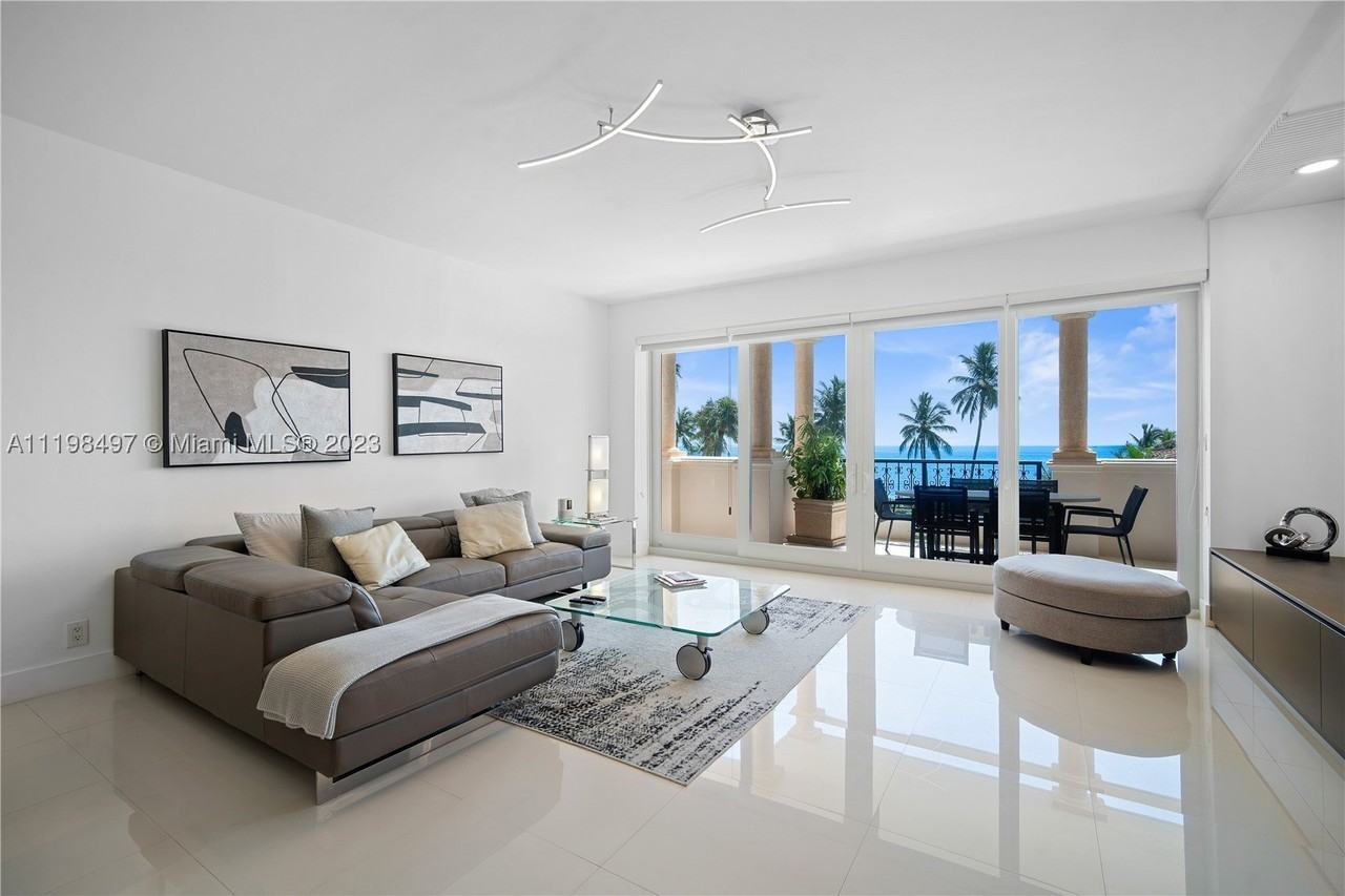 19234 Fisher Island Dr #19234