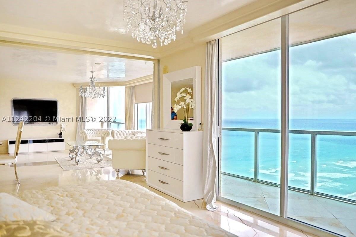 16699 Collins Ave #2508
