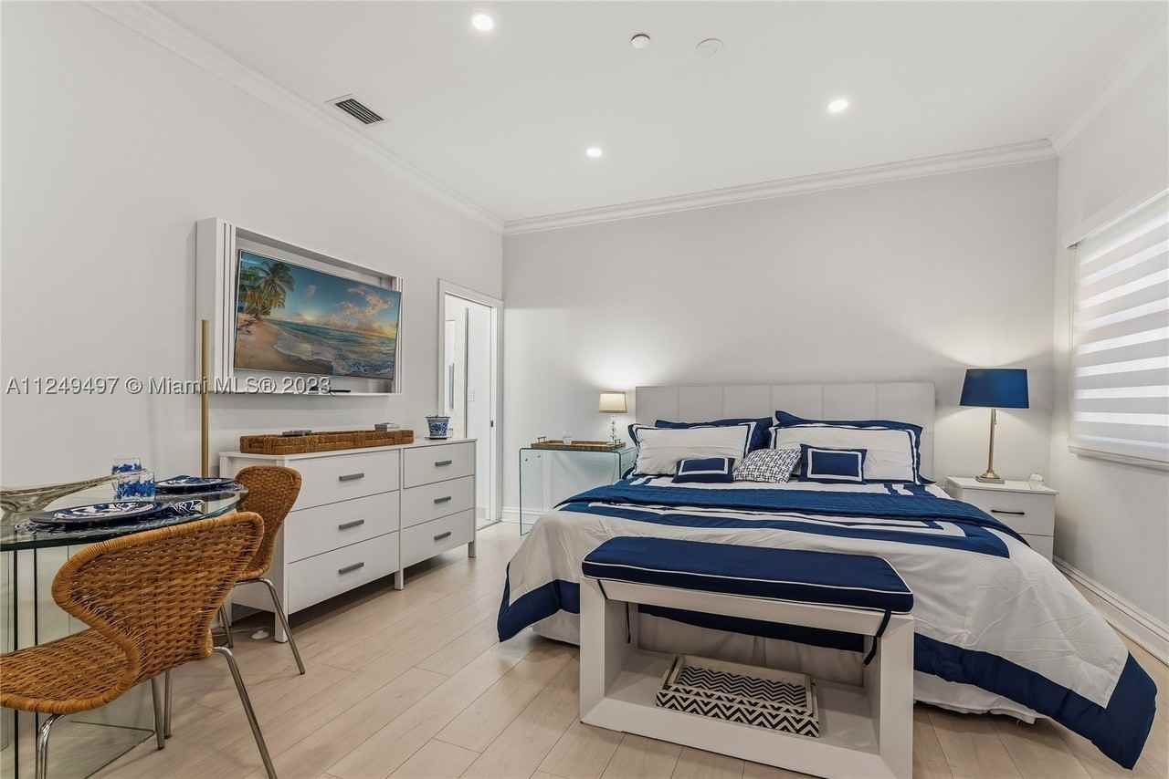 41217 Fisher Island Dr #41217 - Photo 5 of 21
