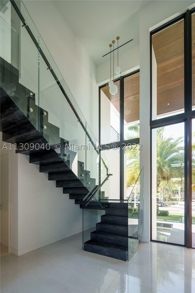 128 Fiesta Way - Photo 7 of 50