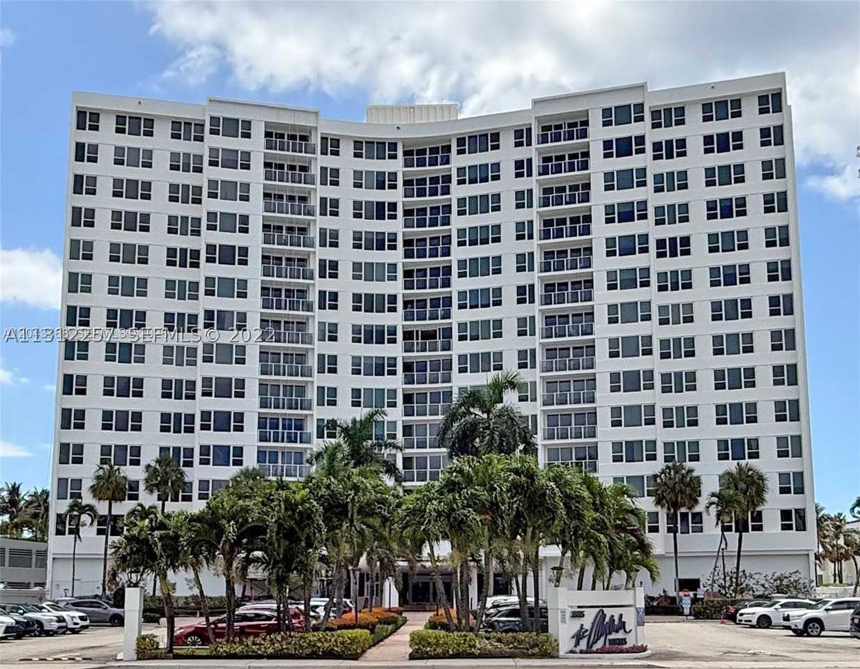 3505 S Ocean Dr #108 - Photo 2 of 12