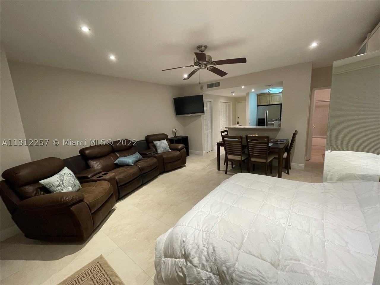 3505 S Ocean Dr #108 - Photo 4 of 12