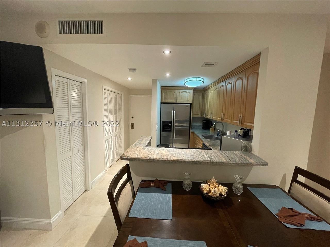 3505 S Ocean Dr #108 - Photo 5 of 12