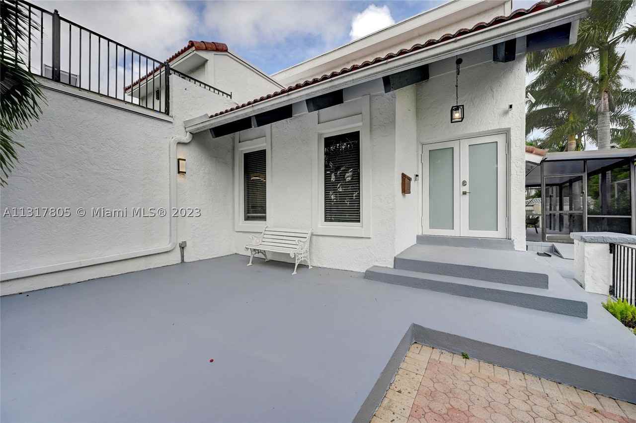 1109 Hollywood Blvd - Photo 5 of 50