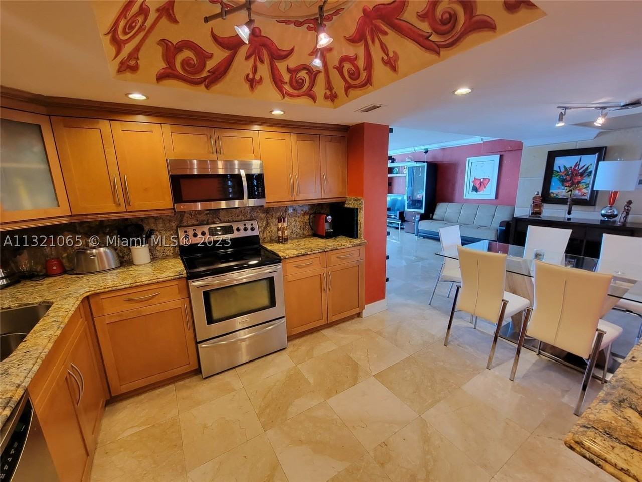 5151 Collins Ave #1036 - Photo 7 of 32
