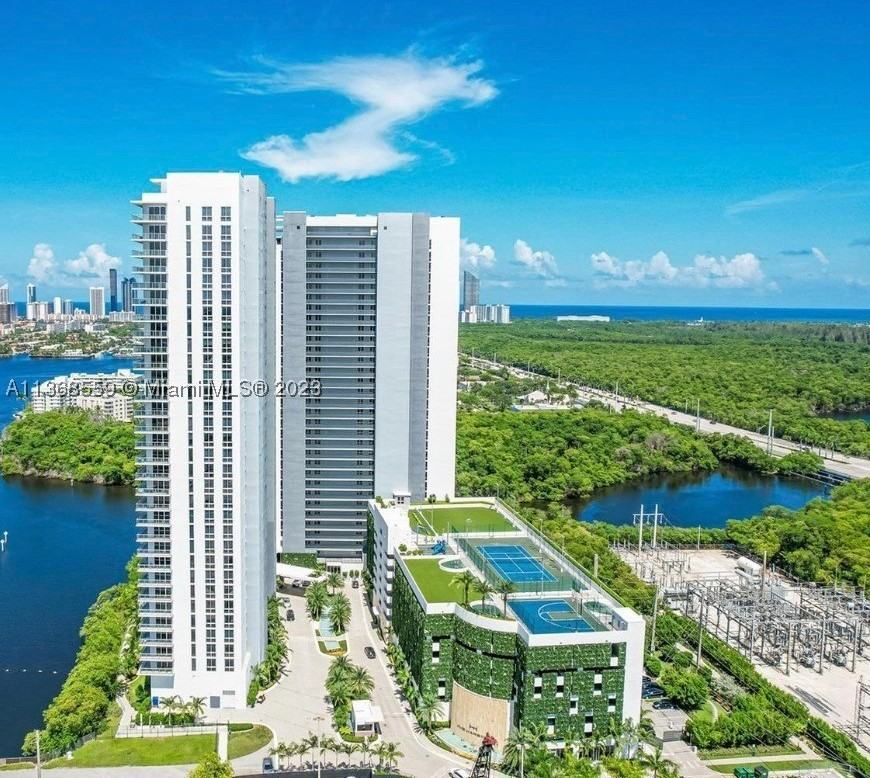 16385 Biscayne Blvd #7 - Photo 2 of 45