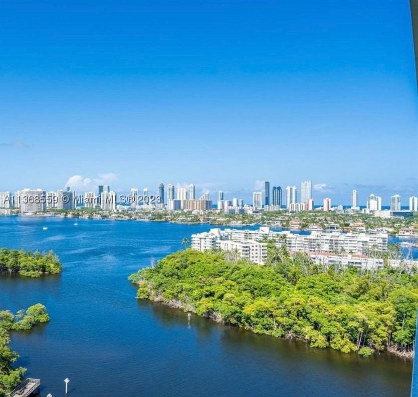 16385 Biscayne Blvd #7 - Photo 3 of 45