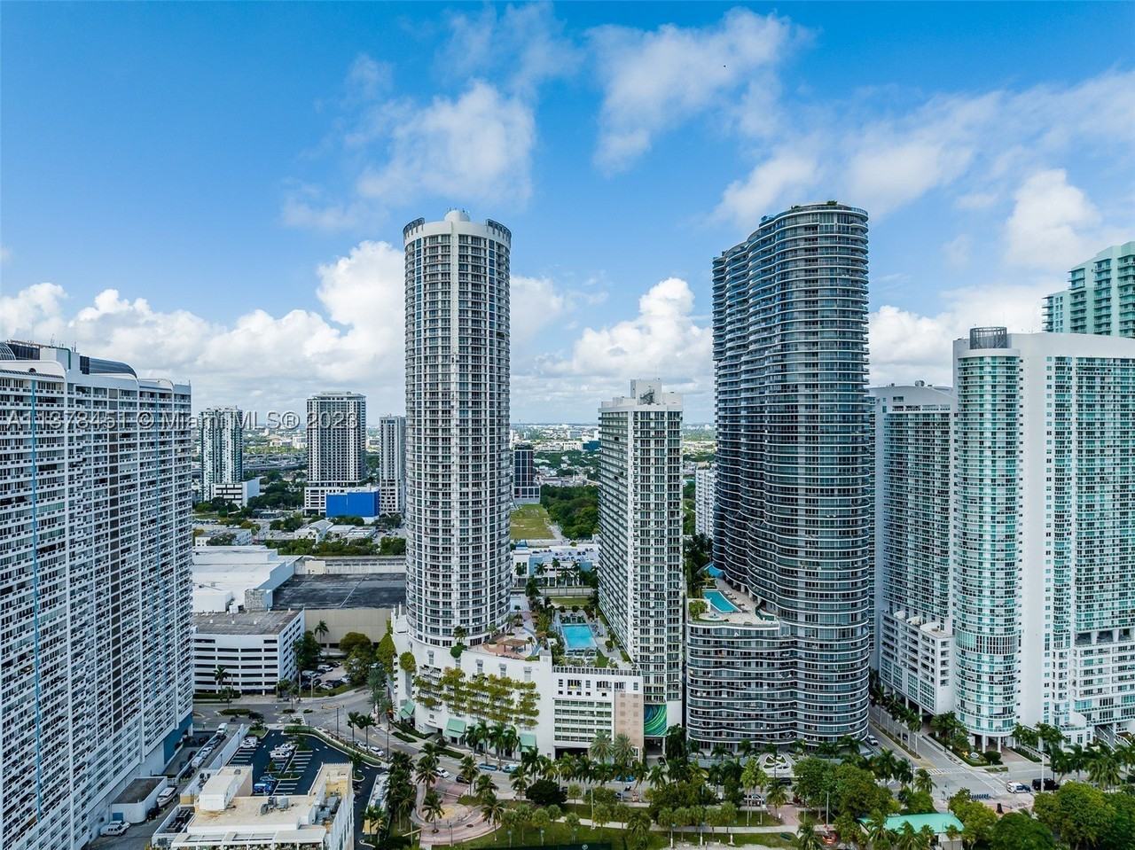 1750 N Bayshore Dr #3201 - Photo 7 of 35