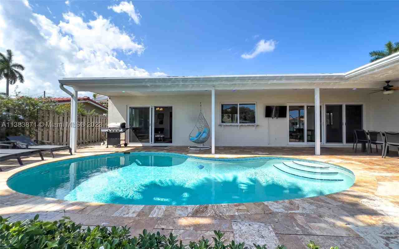 1466 Ne 57th Ct - Photo 4 of 50