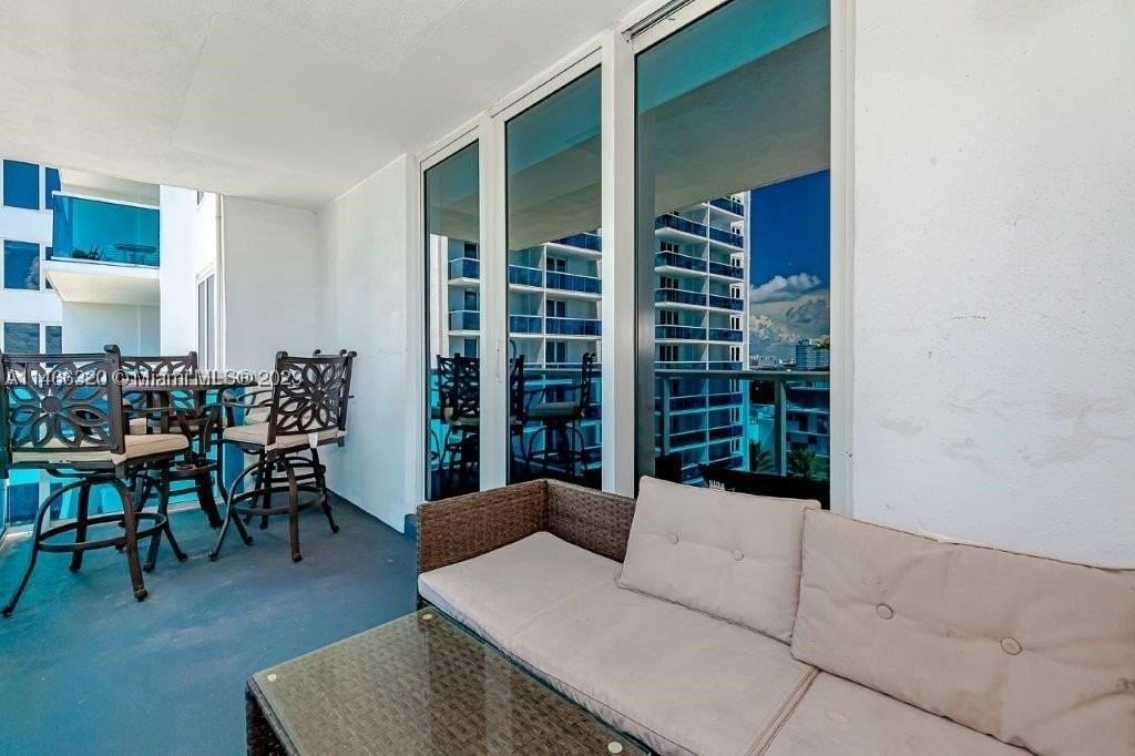 2301 Collins Ave #803 - Photo 4 of 22