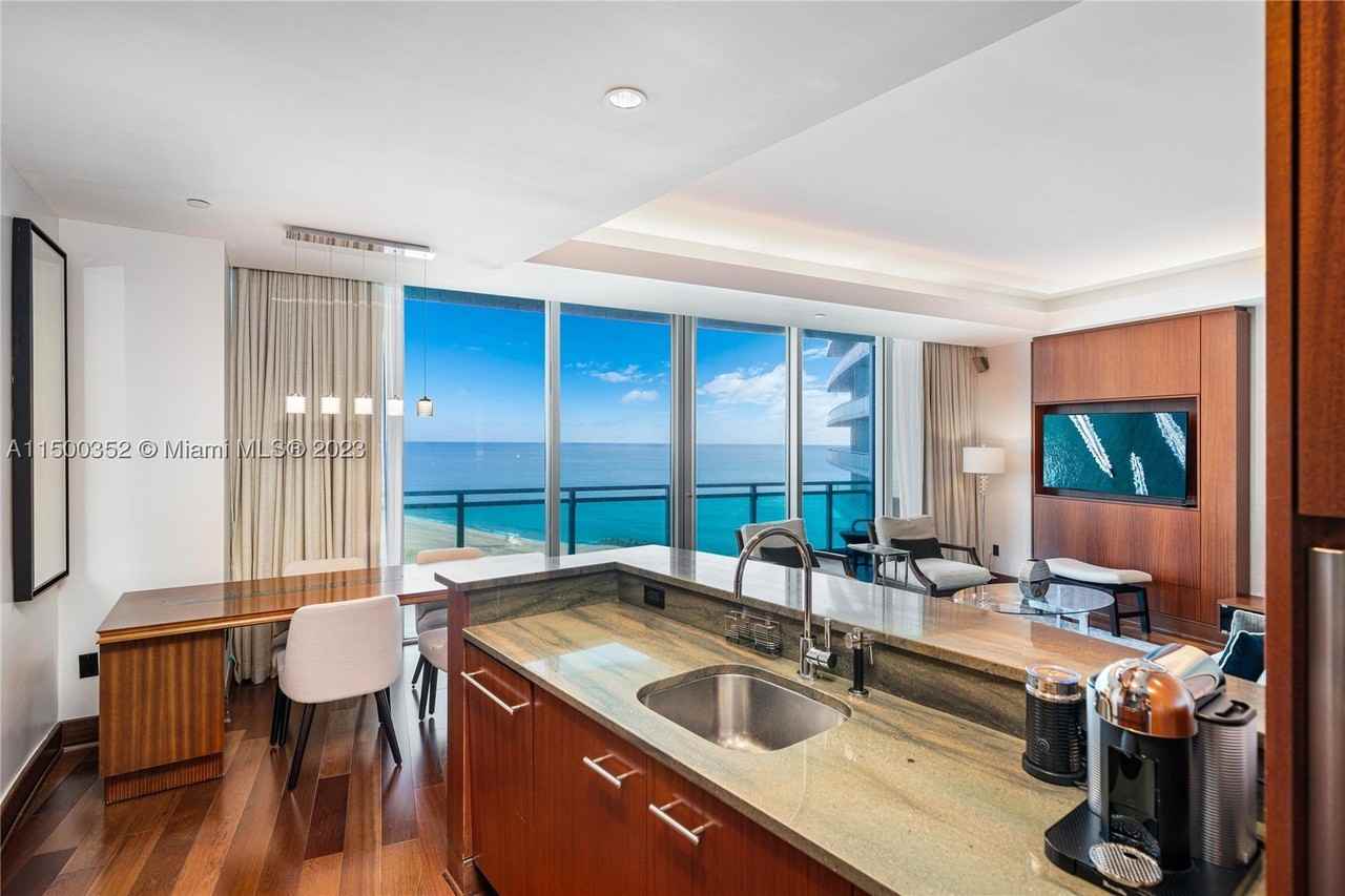 10295 Collins Ave #121716 - Photo 6 of 32