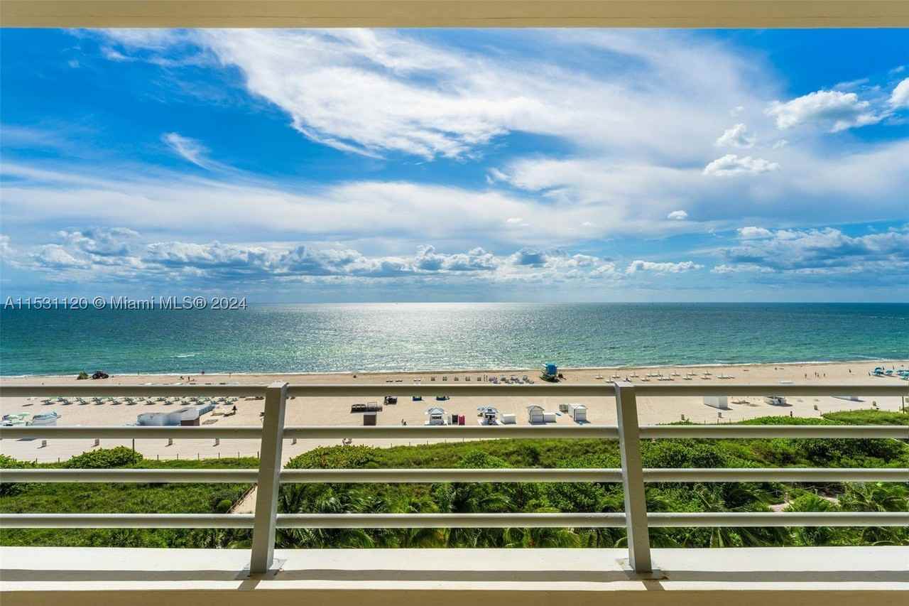 101 Ocean Dr #907 - Photo 2 of 32