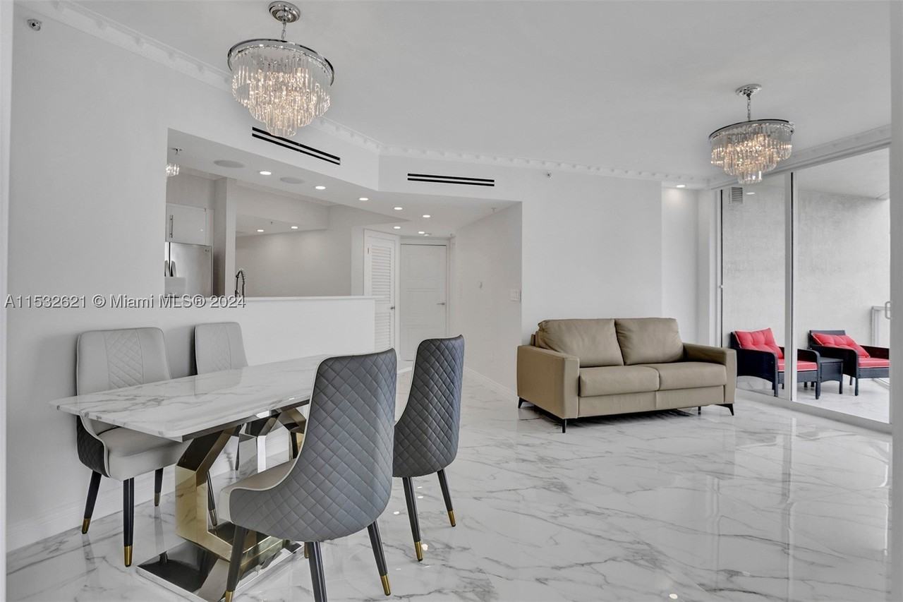 16699 Collins Ave #2209 - Photo 6 of 28