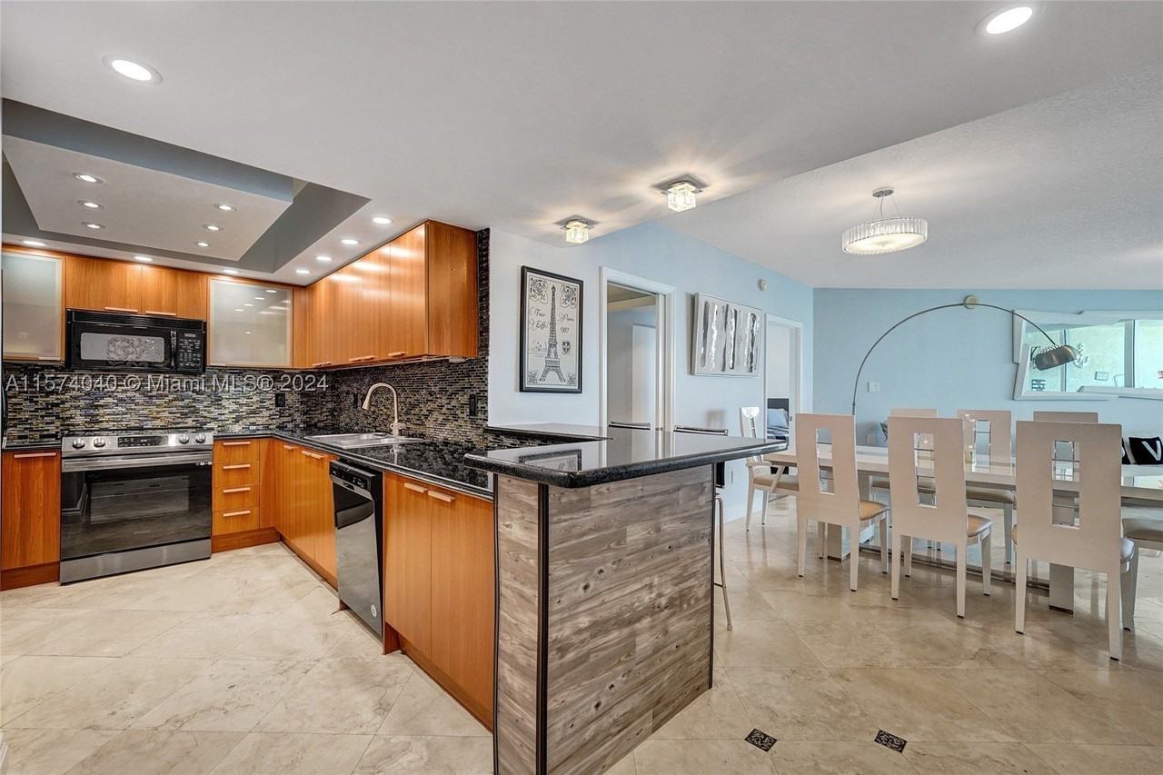 16699 Collins Ave #4106 - Photo 5 of 45