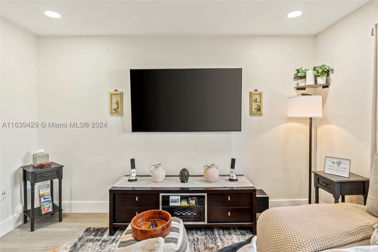 18606 Sw 100th Ave #18606 - Photo 3 of 29