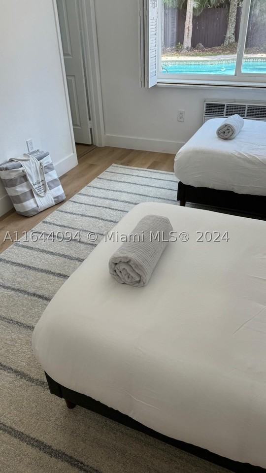 630 Ne 117th St - Photo 7 of 50