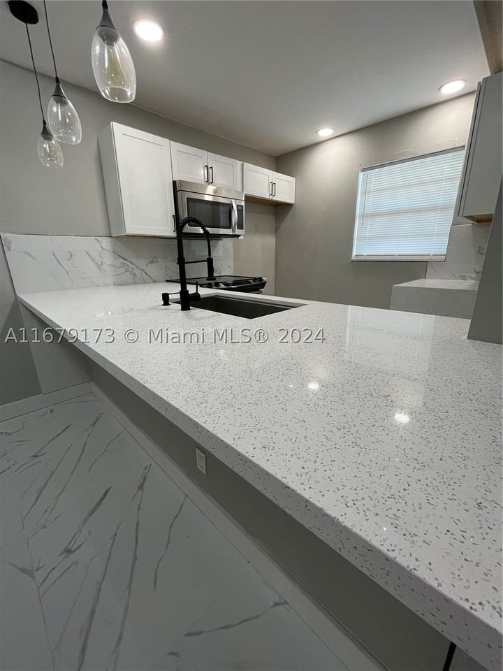5102 Nw 36th St #605 - Photo 7 of 22