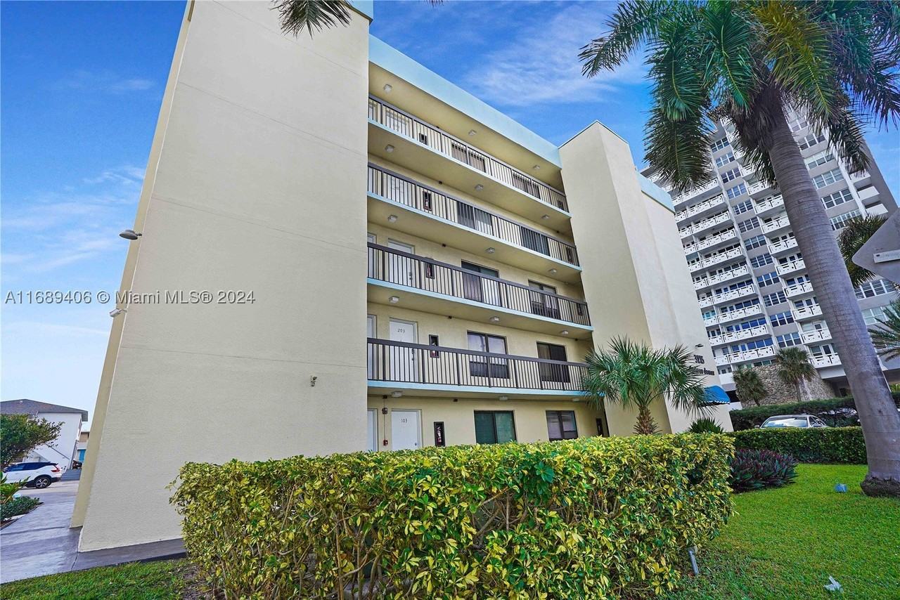 3215 N Ocean Dr #301 - Photo 2 of 27