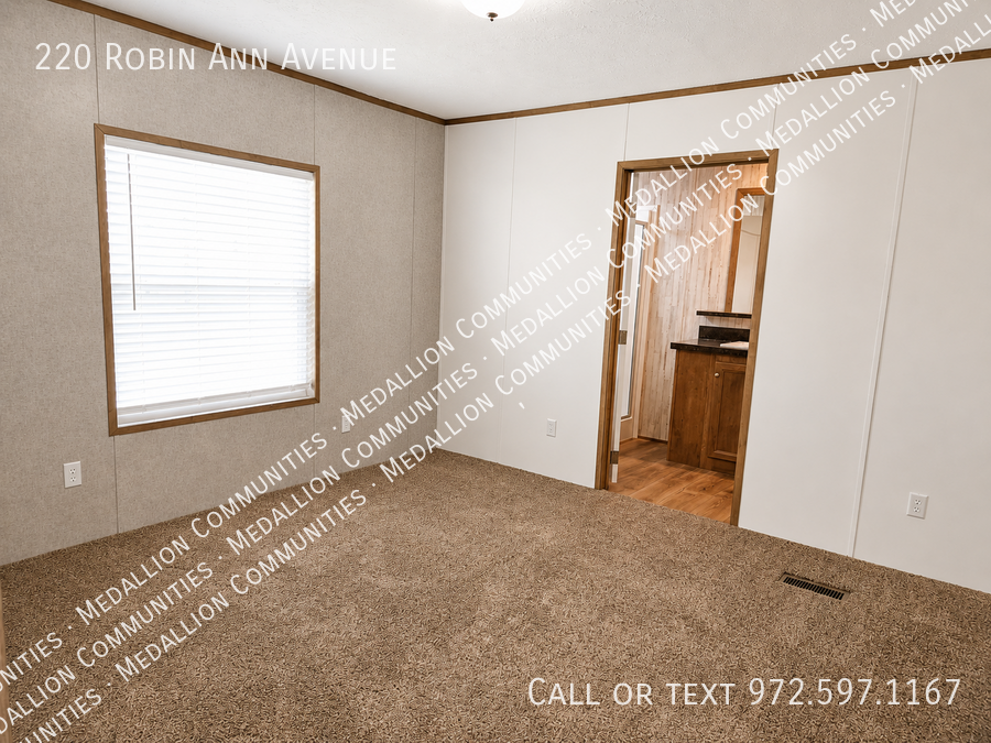 220 Robin Ann Ave - Photo 2 of 7