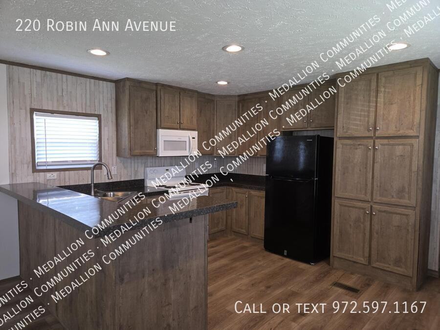 220 Robin Ann Ave - Photo 3 of 7
