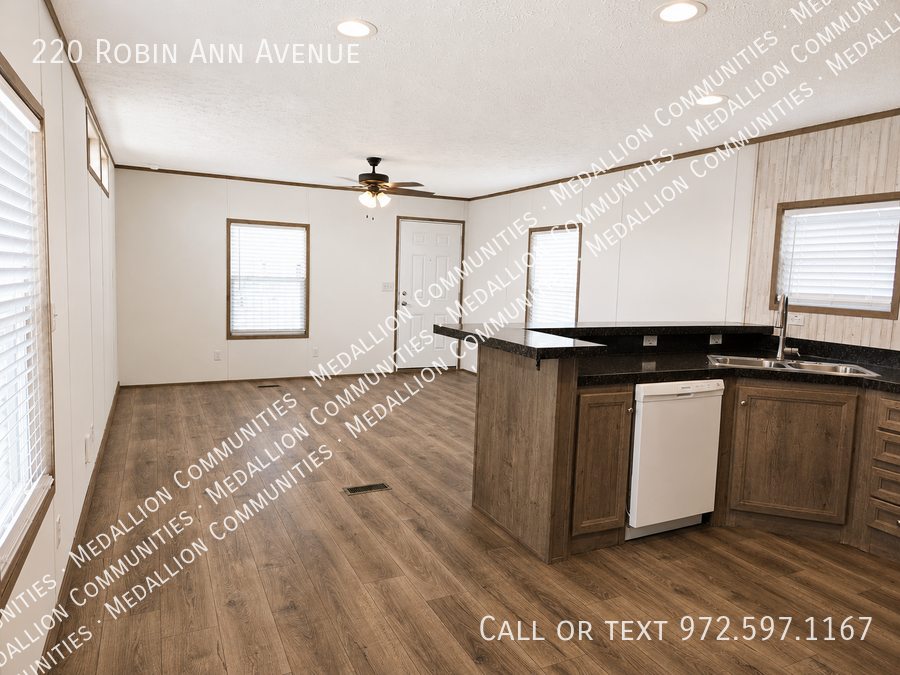 220 Robin Ann Ave - Photo 4 of 7