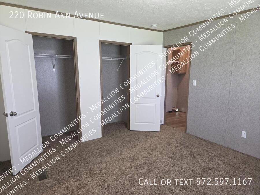 220 Robin Ann Ave - Photo 5 of 7