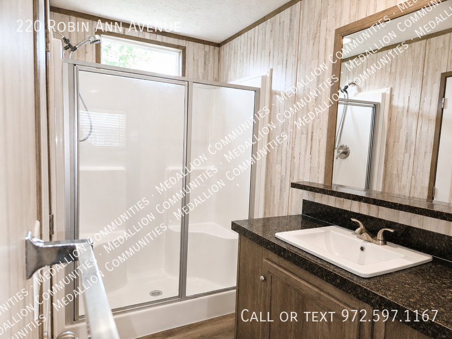 220 Robin Ann Ave - Photo 6 of 7