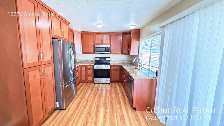 10276 Arrow Rock Ave - Photo 3 of 15