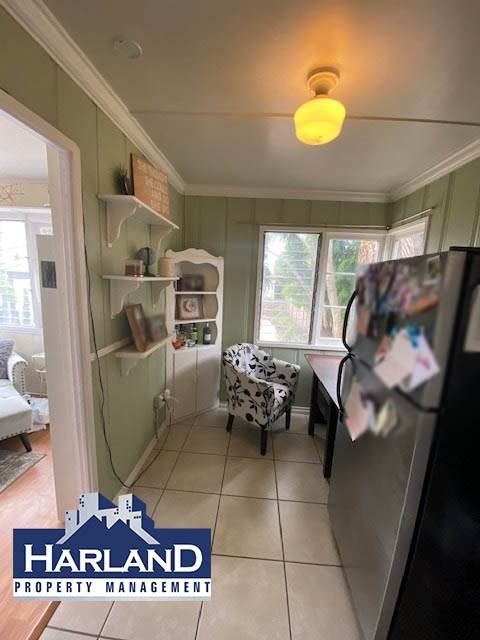 3225 Columbia St - Photo 3 of 9
