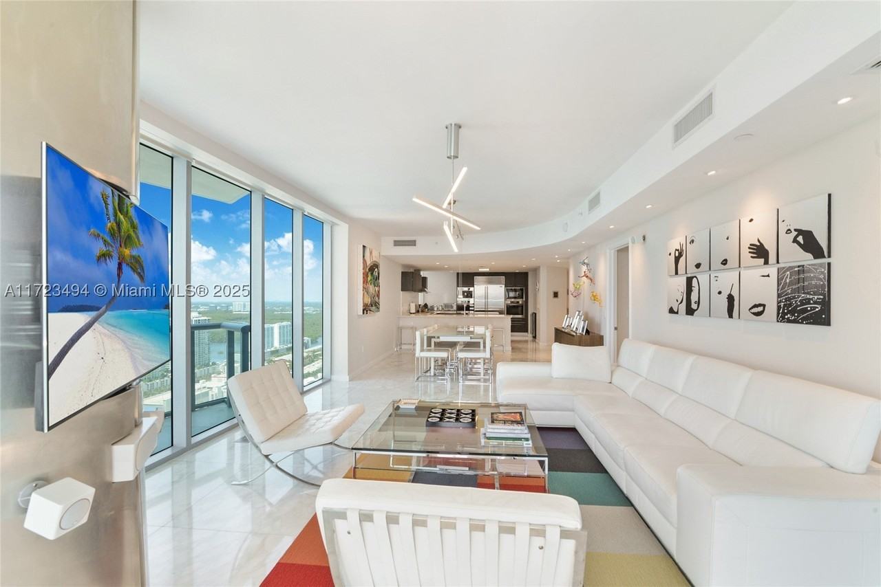 17001 Collins Ave #4101 - Photo 4 of 26