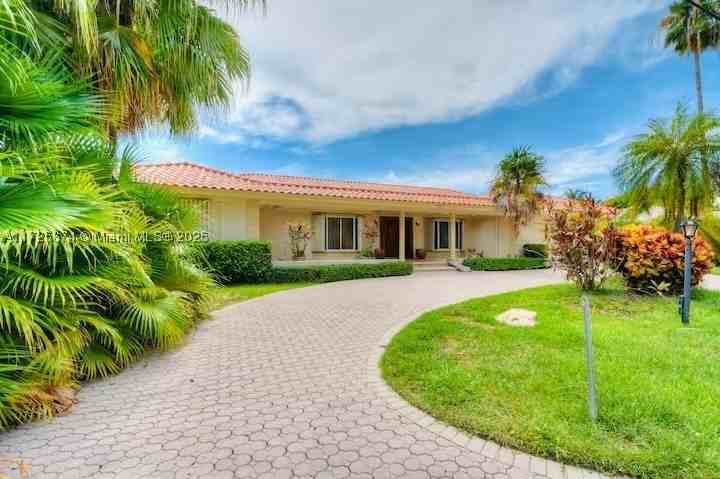 12 Isla Bahia Dr - Photo 2 of 45