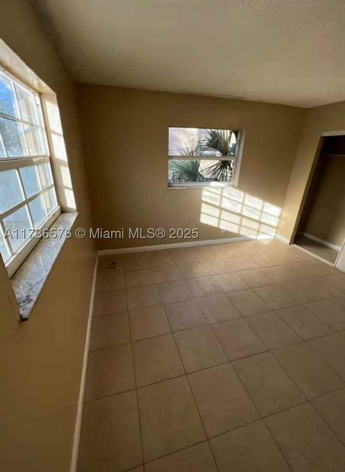 624 Sw 16th Ave #C - Photo 7 of 26