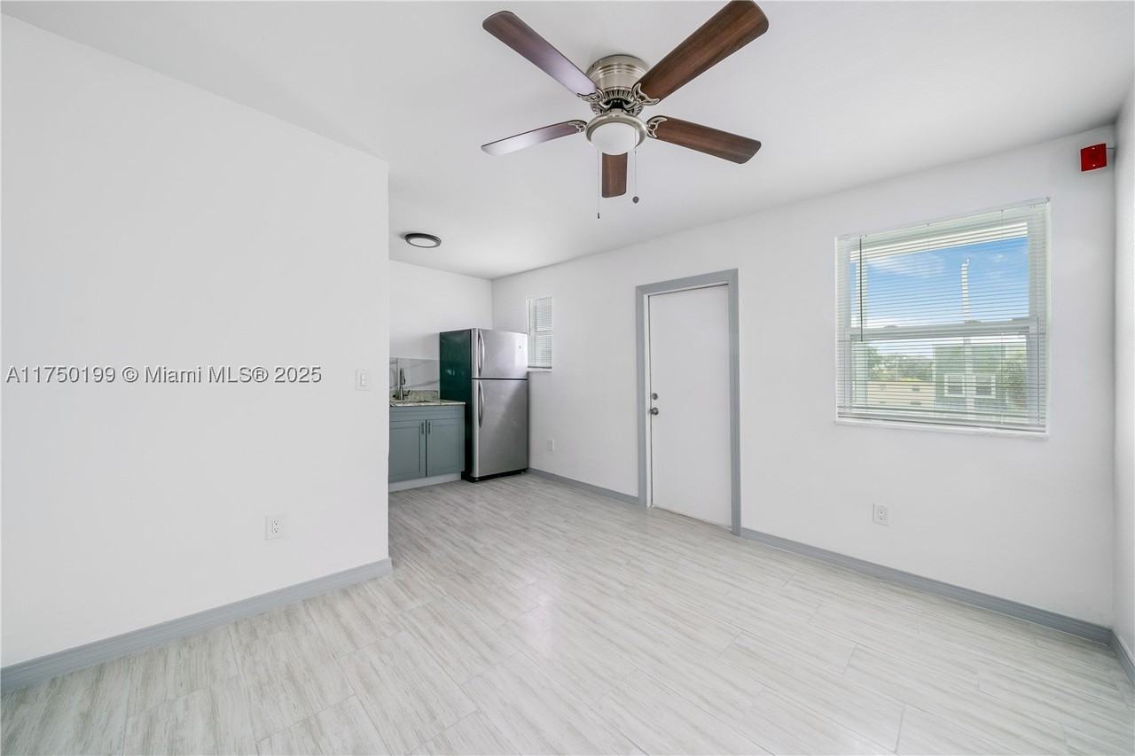 1281 Nw 61st St #2 - Photo 4 of 13